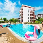 아파트 Marina View